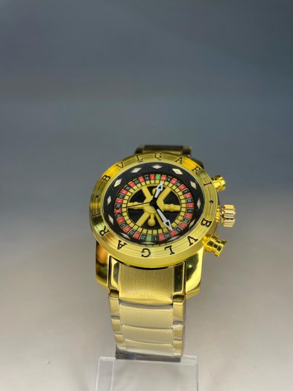 Relógio bulgari roleta dourado fundo preto