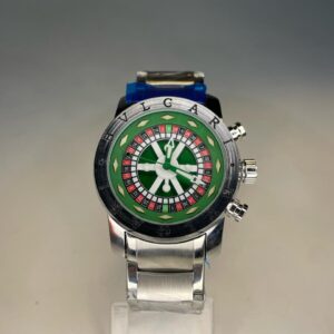 Relógio bulgari roleta prata fundo verde