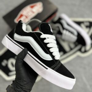 tênis vans preto/branco